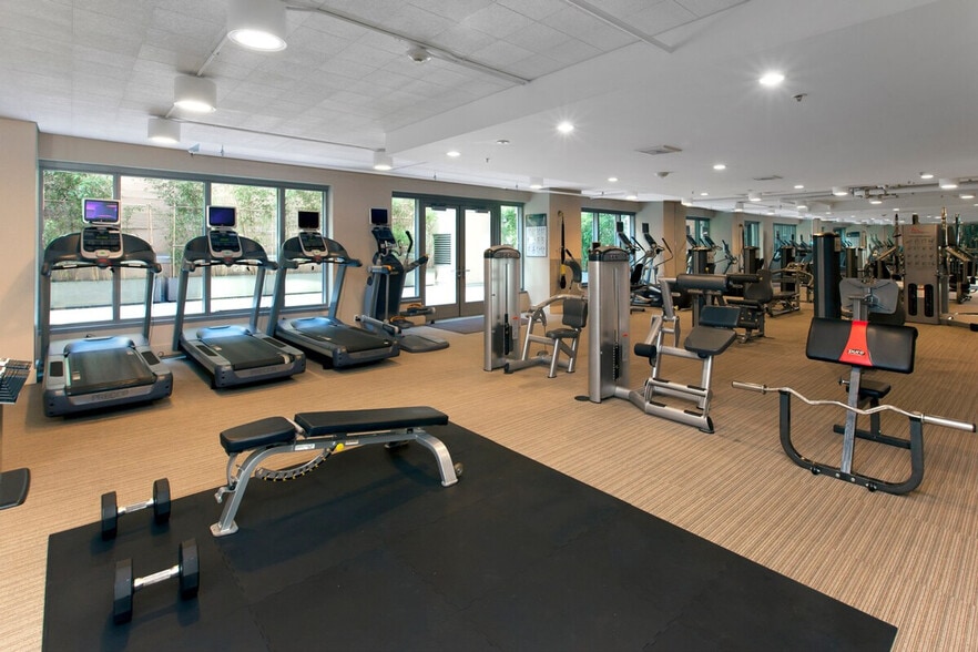 Building Photo - 666 Folsom St