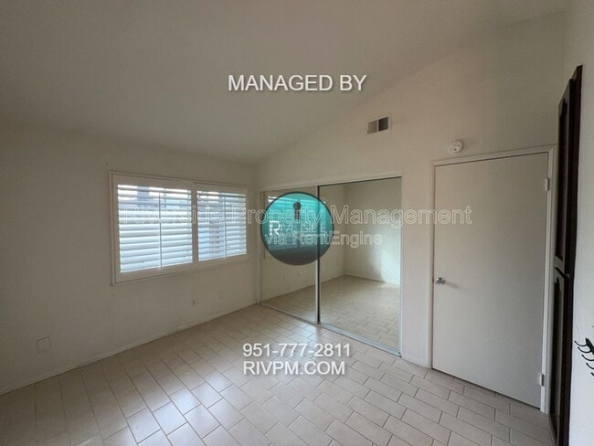 Building Photo - 9505 Arlington Ave