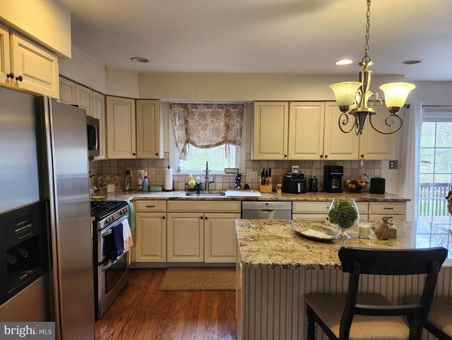 Building Photo - 5 Harlech Dr