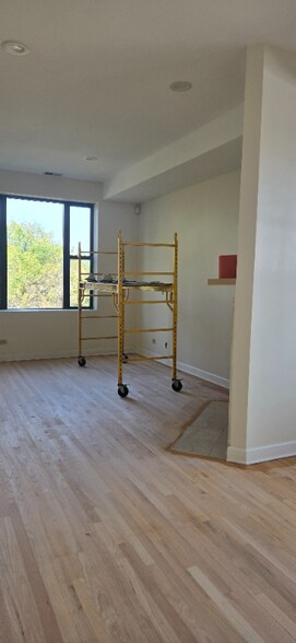 Building Photo - 2539 W Cortez St