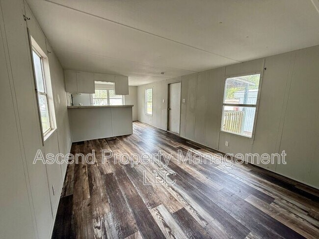 Building Photo - 4875 Rancho Dr