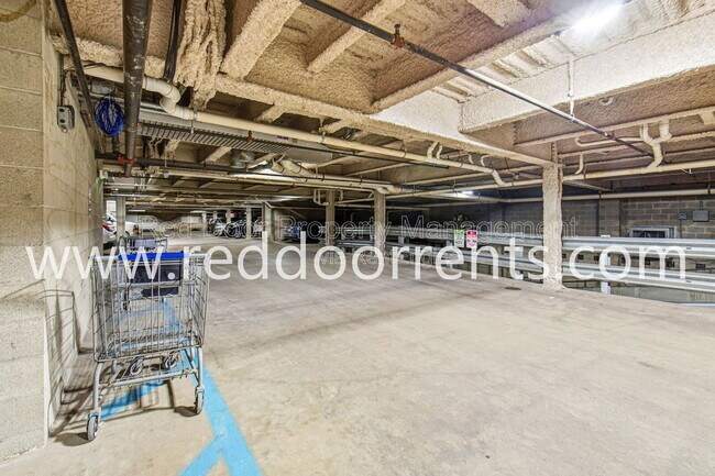 Building Photo - 802 N Meridian St