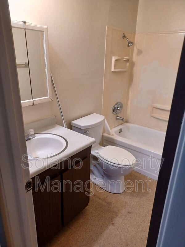 Building Photo - 1955 Grande Cir