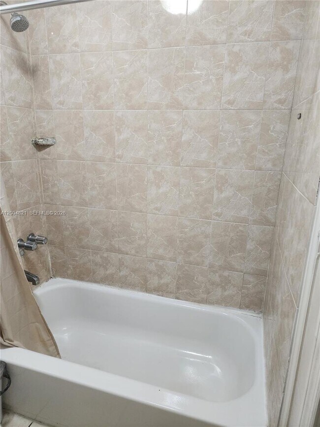 Building Photo - 6421 SW 18th St