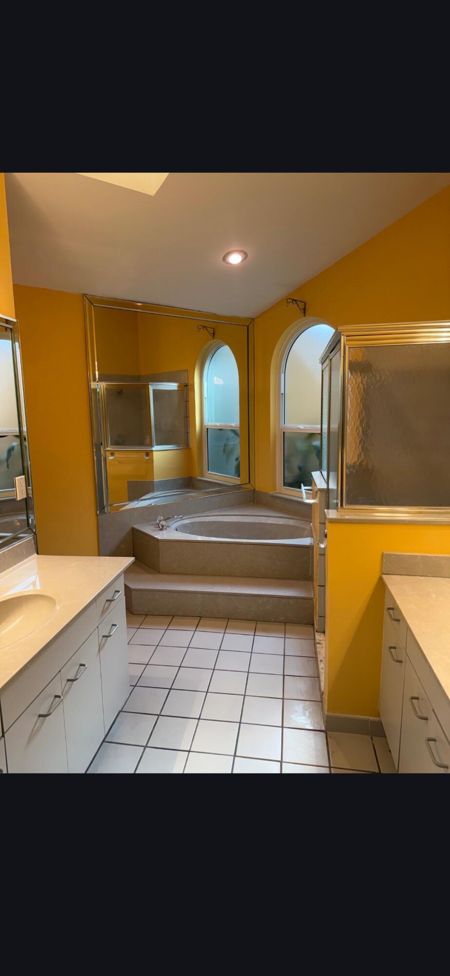 Building Photo - 12390 Summer Springs Dr