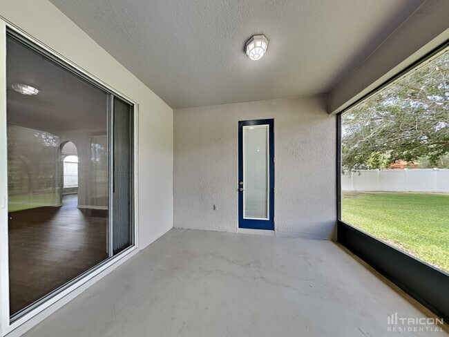 Building Photo - 36831 Queen Bee Ln