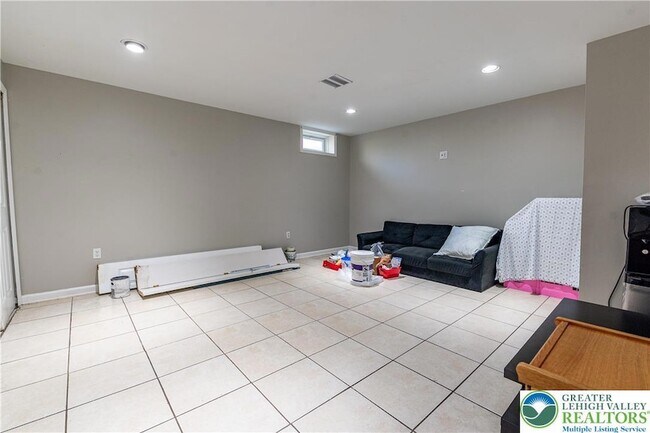 Building Photo - 2512 Gila Dr