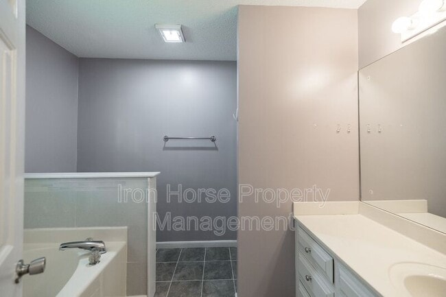 Building Photo - 107 Winthrop Ct