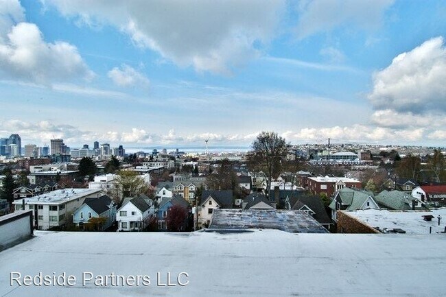 Building Photo - 417 13th Ave E