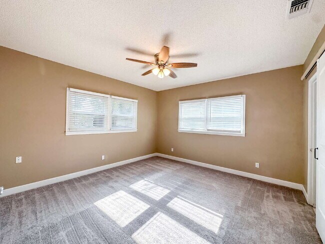 Building Photo - Large 3/2 in Tech Terrace