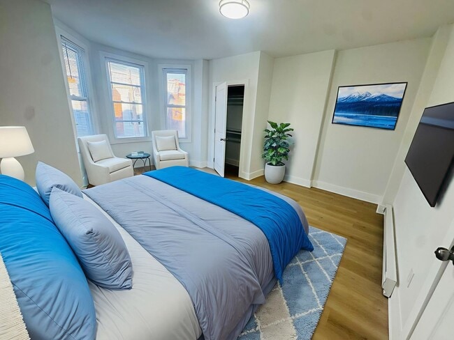 Building Photo - Refreshed 3bd/1bath House! Section 8 ONLY!