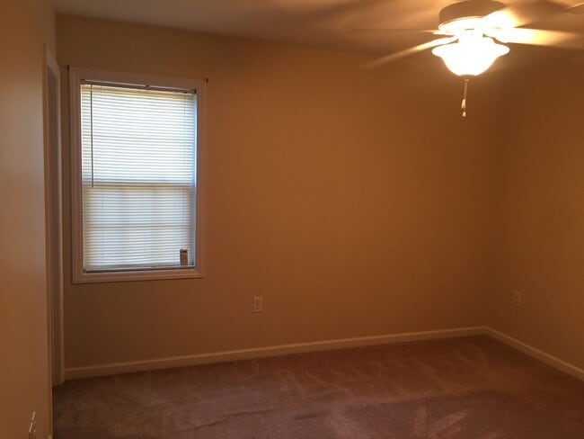 Building Photo - CHARMING 3 BEDROOM HOME IN NEW BERN!