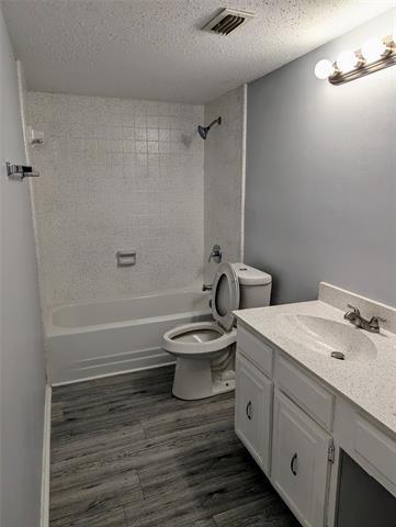 Building Photo - 8560 Park Ln