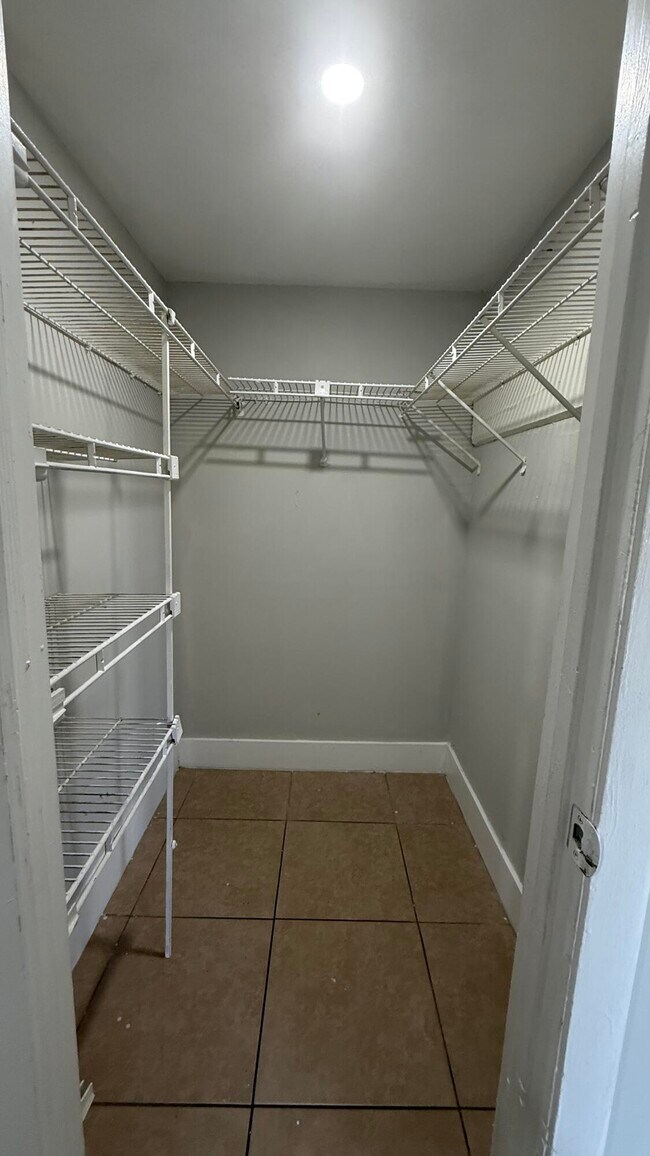 Building Photo - 4837 Arjaro Dr