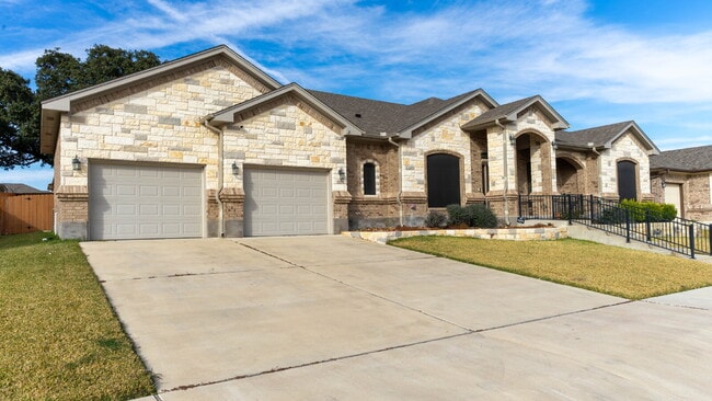 Building Photo - "Coming Soon! Spacious 4-Bed, 3-Bath Home in Killeen's Preston Hollow – 2781 Sq Ft of Comfort!"