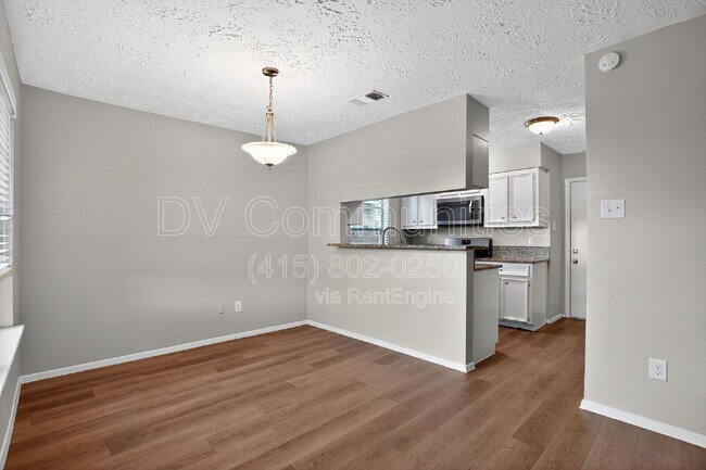 Building Photo - 20021 Cottonglade Ln