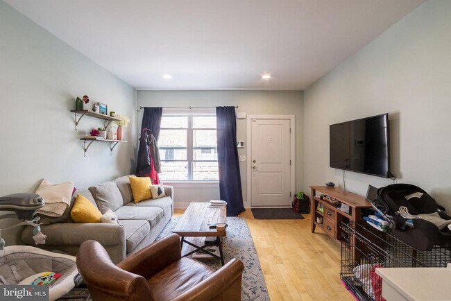 Building Photo - 2520 Kimball St