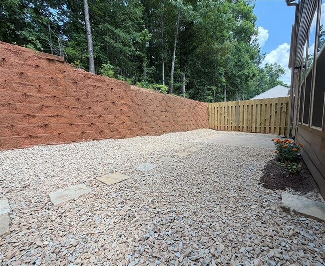 Building Photo - 6215 Crested Moss Dr