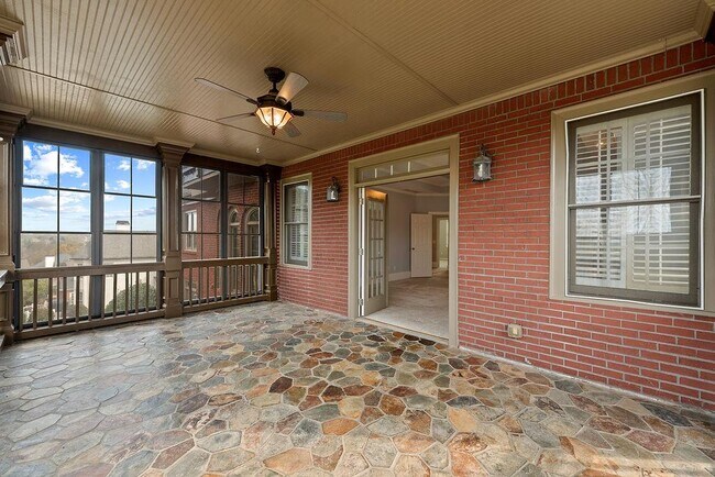 Building Photo - 1037 Windermere Crossing