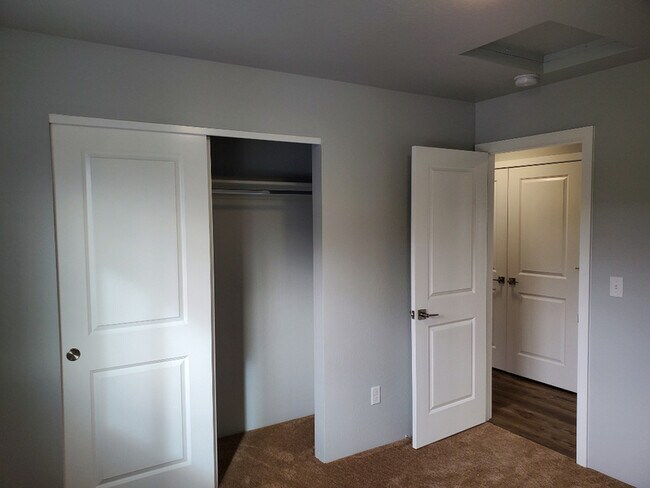 Building Photo - 224 Cheryl Ln