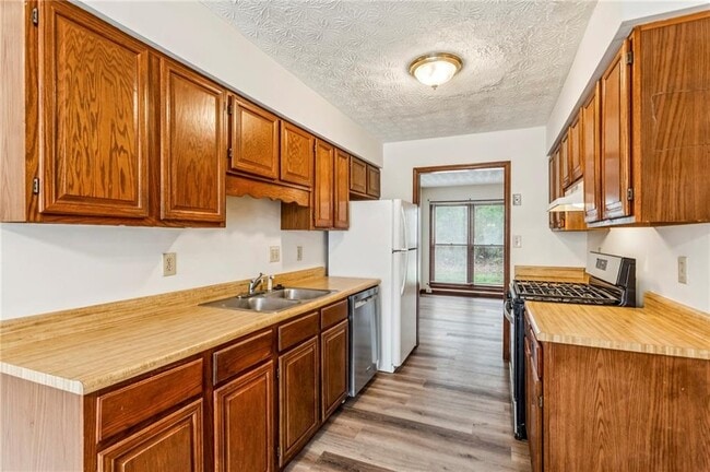 Building Photo - 1105 Booth Ct SW