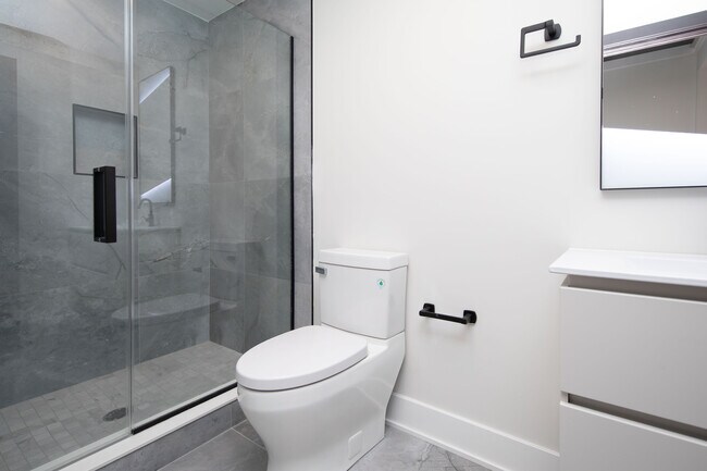 Building Photo - 2541 Turner St