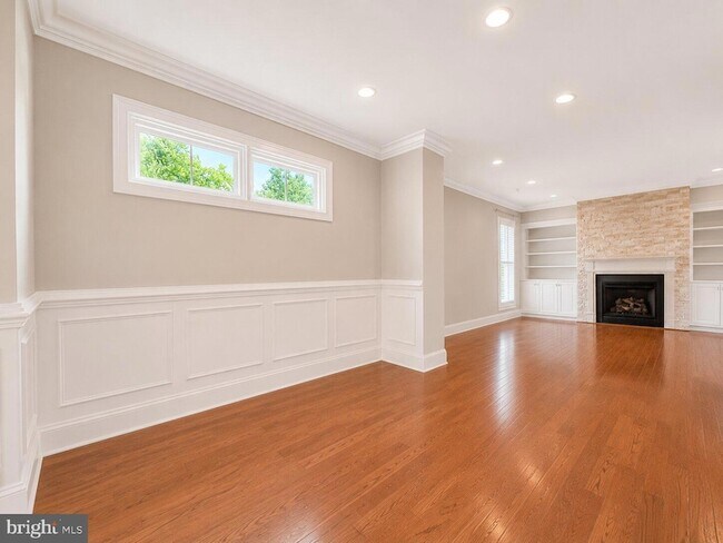 Building Photo - 1824 Potomac Greens Dr