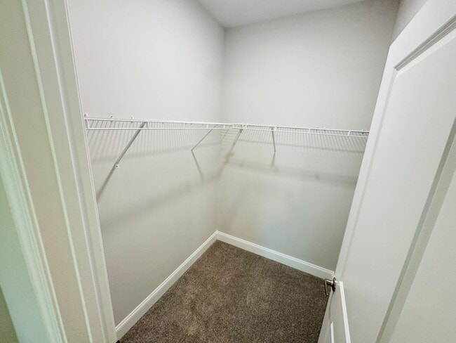 Building Photo - 3BR/3.5BA Townhome in The Crossing at Oxfo...