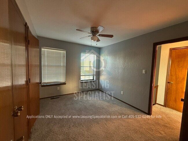 Building Photo - West Norman 2 Bed 1.5 Bath!
