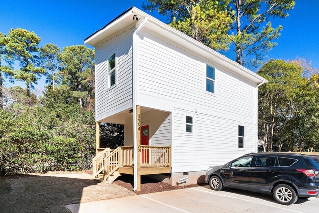 Building Photo - 3904.5 Avent Ferry Rd