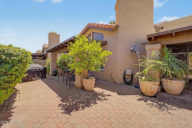 Building Photo - 4106 E Sunnyside Dr