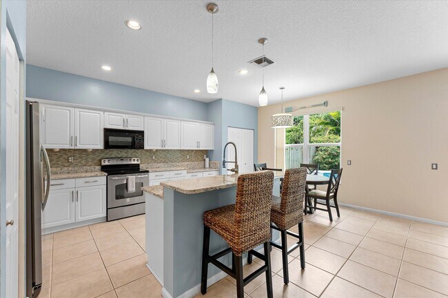 Building Photo - 7061 Chesapeake Cir