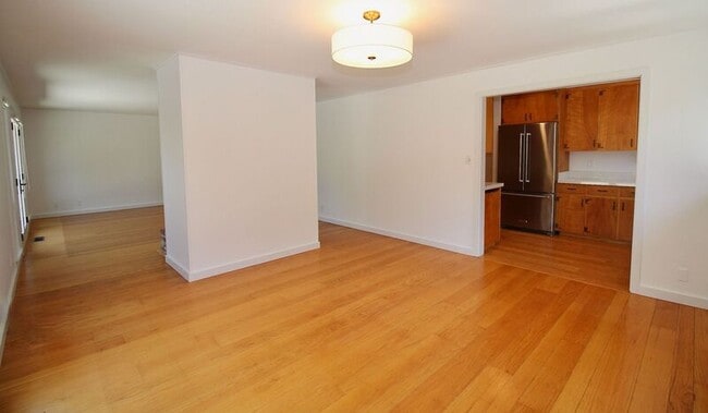 Building Photo - 49 Cushing Ave