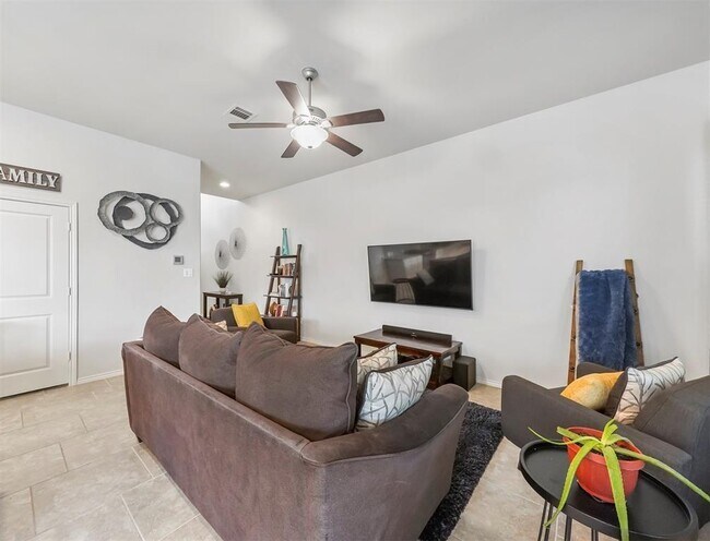 Building Photo - 17023 Canosa Dr