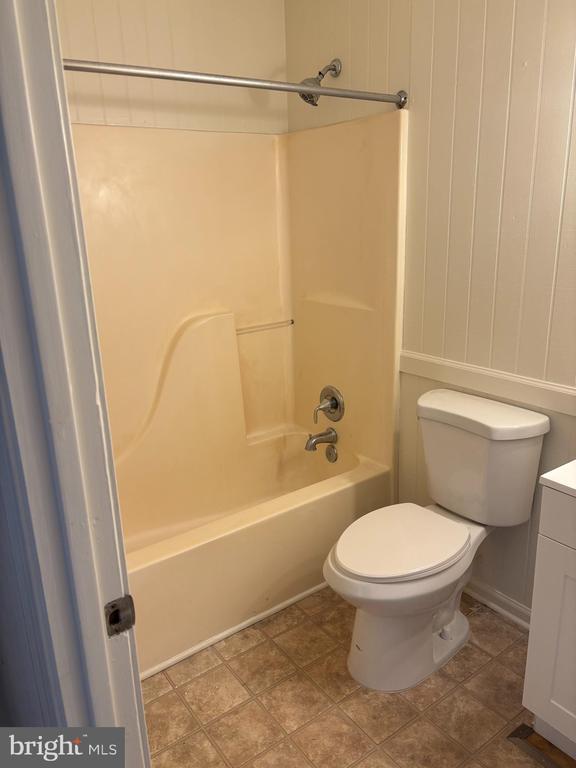 Building Photo - 347 Shenandoah Ave