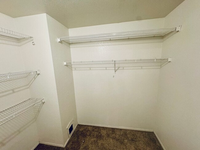 Building Photo - Beautiful Corner Lot Home in Stone Creek!