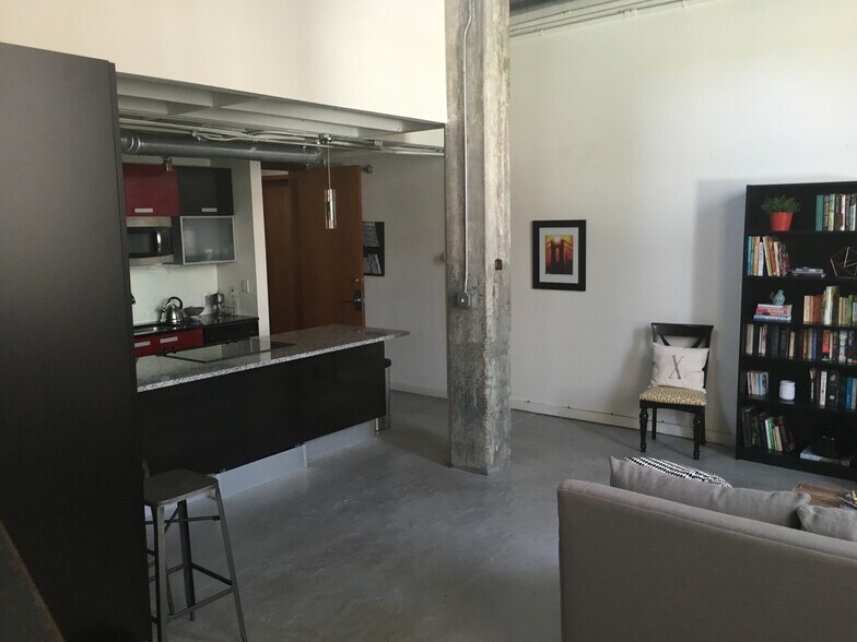 Building Photo - 650 Glen Iris Dr NE