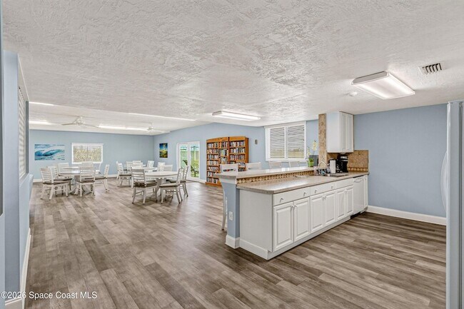 Building Photo - 403 Jimmy Buffett Mem Hwy
