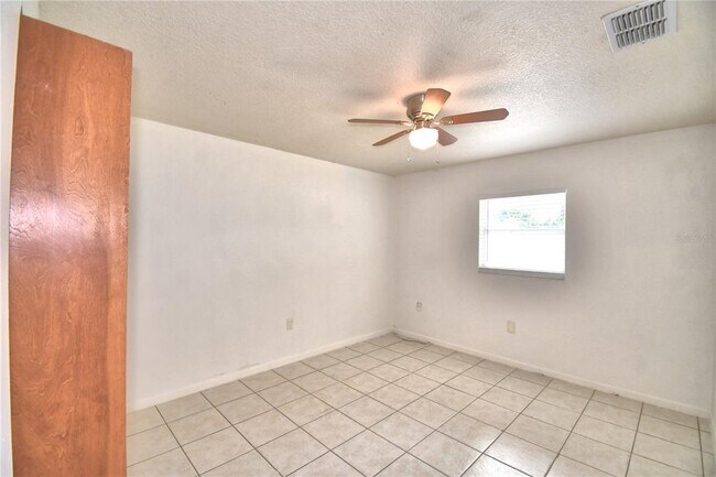 Building Photo - 914 Grape Ave