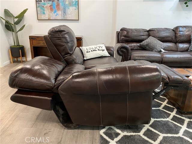 Building Photo - 723 N Quince Ave