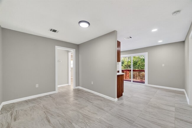 Building Photo - 7814 Pin Oak Dr