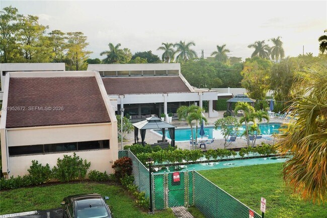 Building Photo - 2551 Aragon Blvd