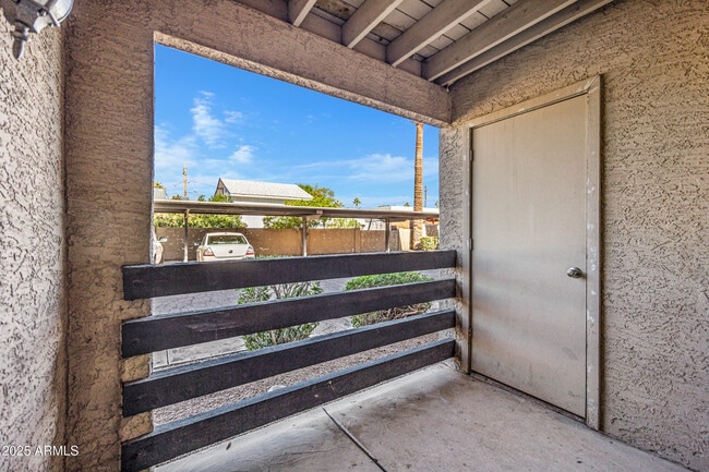 Building Photo - 1241 N 48th St