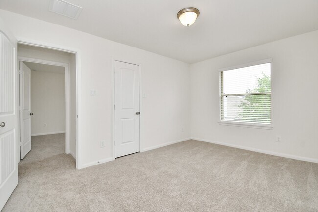 Building Photo - 304311 Crystal Strm Ln
