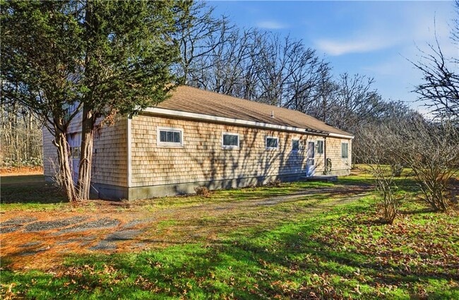 Building Photo - 46 Simmons Rd