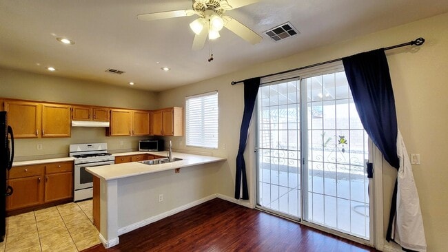 Building Photo - 8344 Golden Cypress Ave