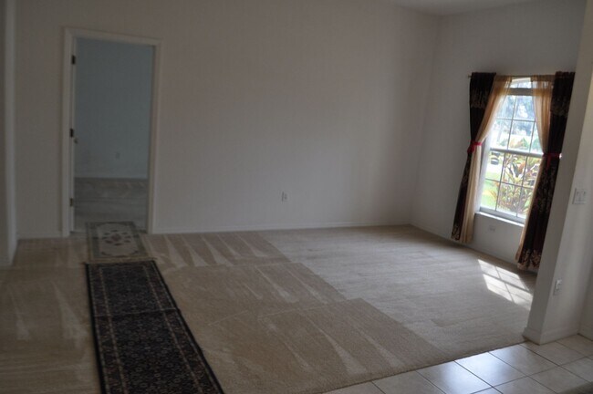 Building Photo - Lovely home in Pine Lakes