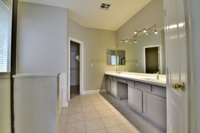 Building Photo - 6157 Copper Crest Dr