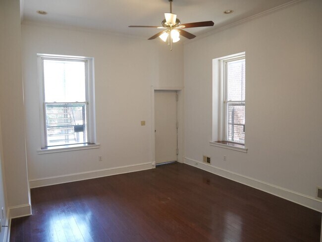 Building Photo - 2318 Eutaw Pl