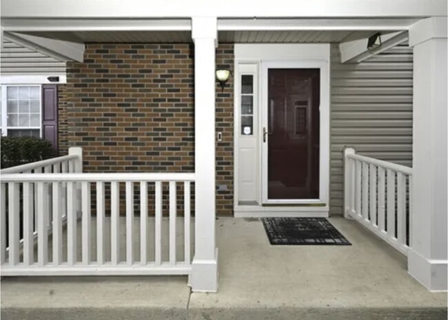 Building Photo - 206 Madison Dr